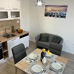 Apartman Ana * Crno
