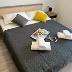 Apartman Ana * Crno