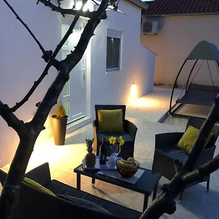Apartment Apartman Ana *