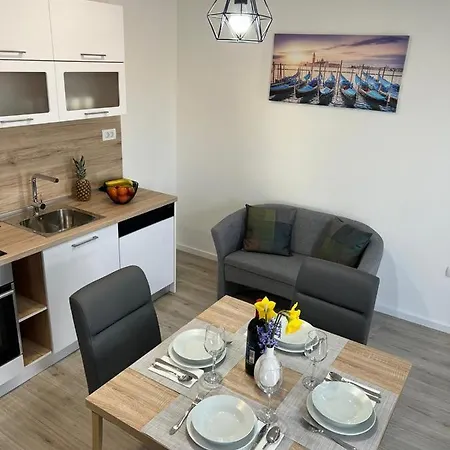Apartman Ana * Crno