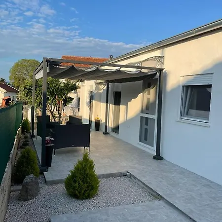 Apartman Ana Crno