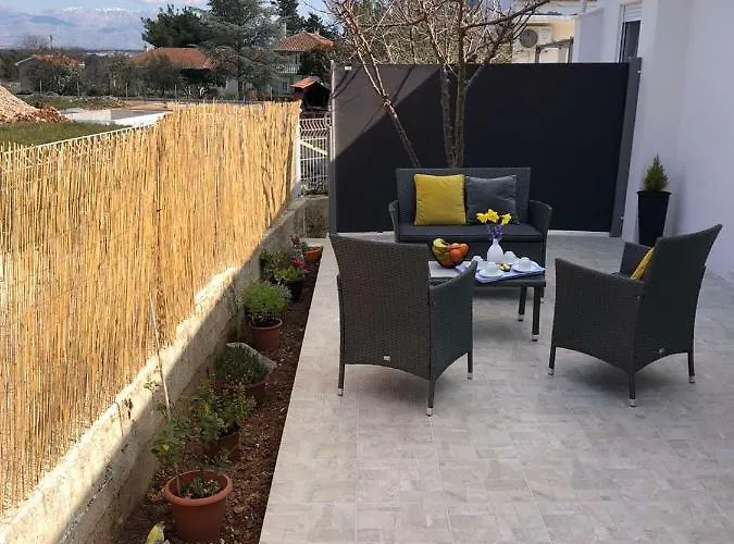 Apartman Ana דירה Crno