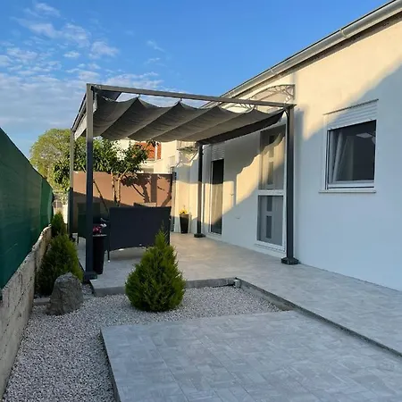 Apartman Ana Apartamento *